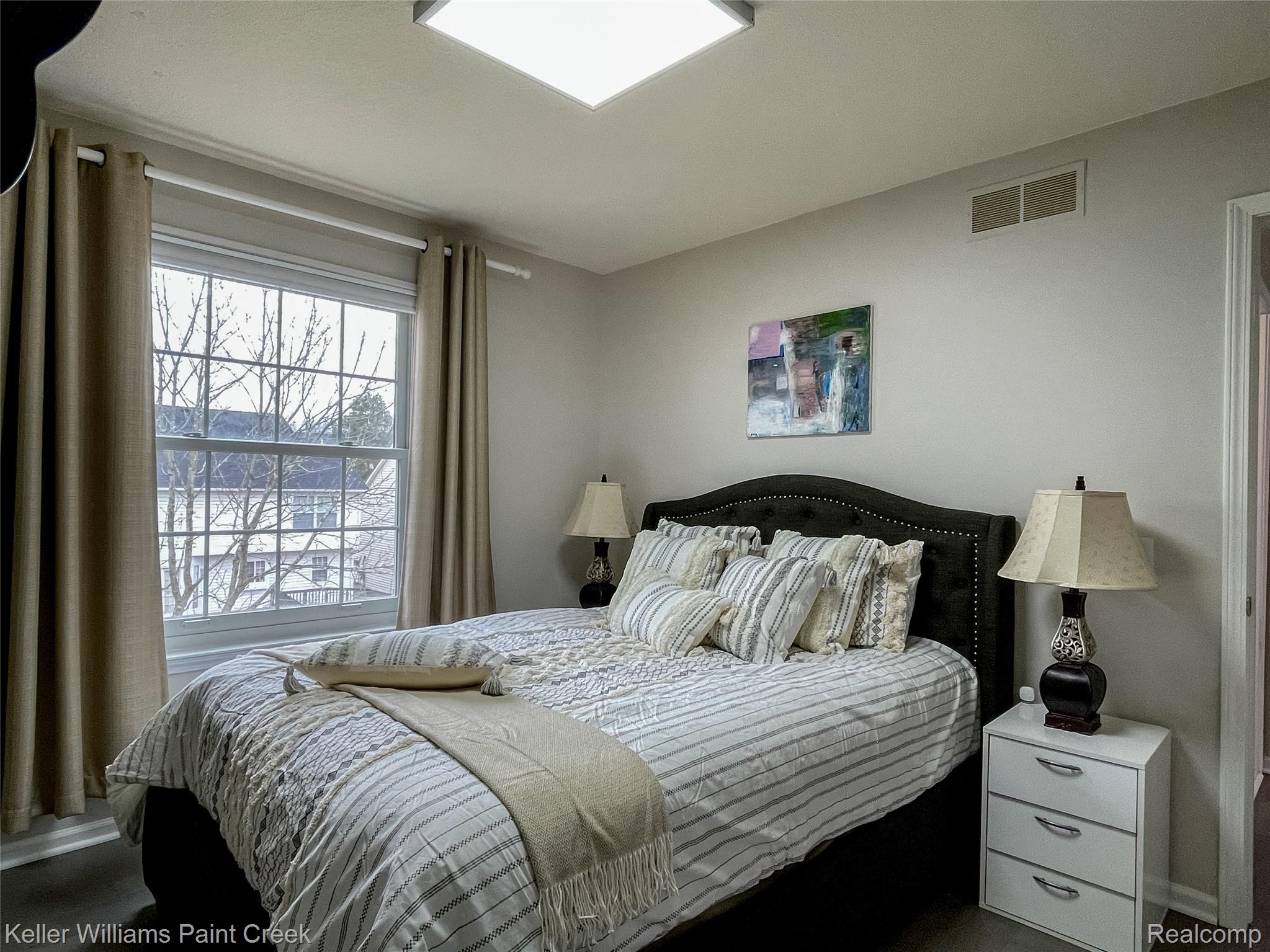 4927 Ravine Court Ann Arbor, MI 48105 - Photo 13 of 36 IMG_2652.jpg