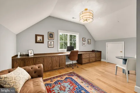 $4,100,000 | 5537 Hawthorne Place Northwest, Washington, DC 20016