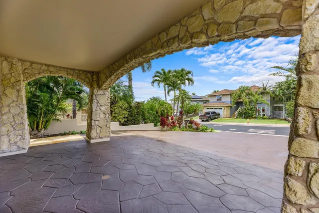 $2,500,000 | 96 Moana Avenue, Kihei, HI 96753