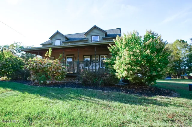 $2,800 | 48 Smith Bridge Road, Saratoga Springs, NY 12866