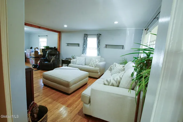 $2,800 | 48 Smith Bridge Road, Saratoga Springs, NY 12866