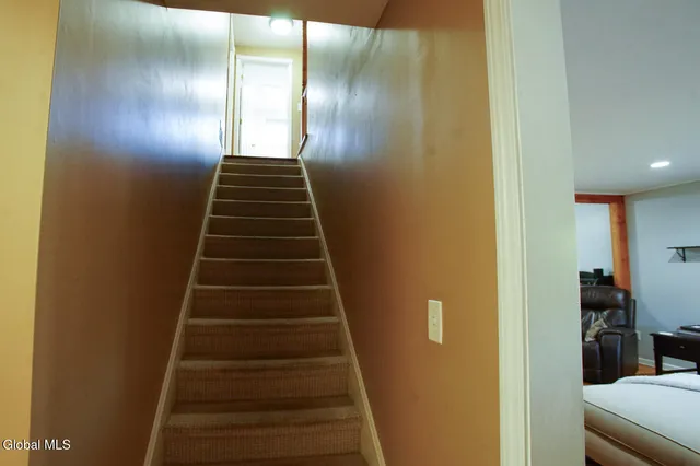 $2,800 | 48 Smith Bridge Road, Saratoga Springs, NY 12866