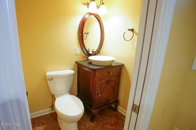 $2,800 | 48 Smith Bridge Road, Saratoga Springs, NY 12866