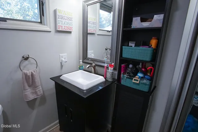 $2,800 | 48 Smith Bridge Road, Saratoga Springs, NY 12866