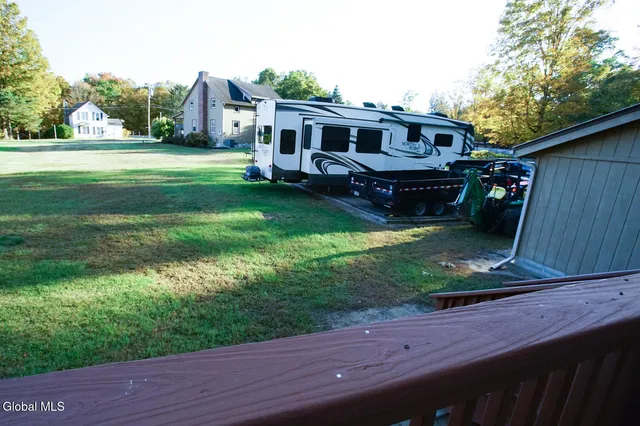 $2,800 | 48 Smith Bridge Road, Saratoga Springs, NY 12866