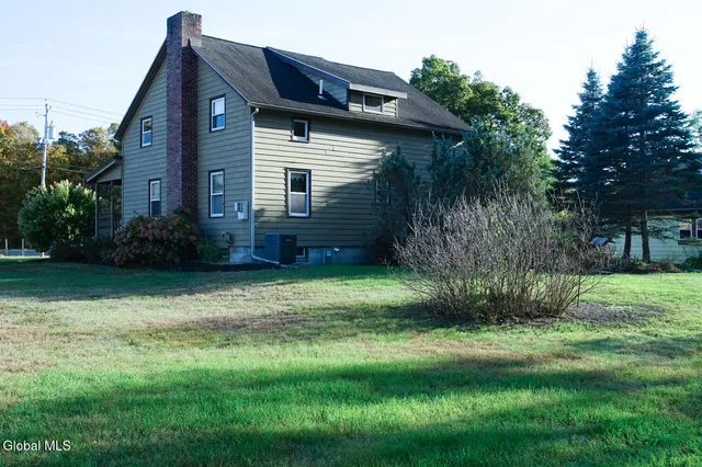 $2,800 | 48 Smith Bridge Road, Saratoga Springs, NY 12866