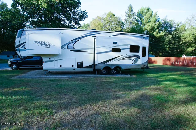 $2,800 | 48 Smith Bridge Road, Saratoga Springs, NY 12866