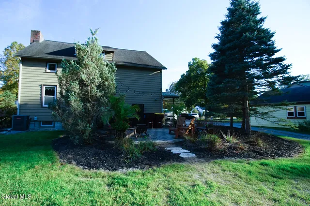 $2,800 | 48 Smith Bridge Road, Saratoga Springs, NY 12866