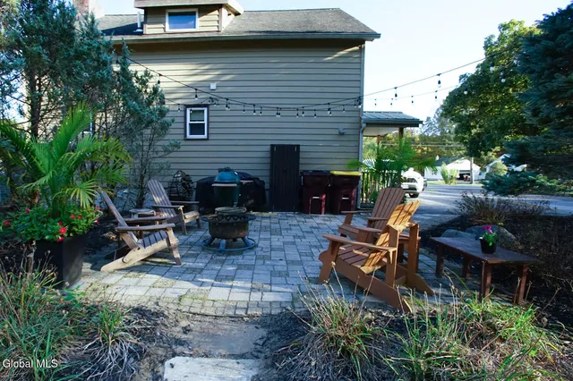 $2,800 | 48 Smith Bridge Road, Saratoga Springs, NY 12866