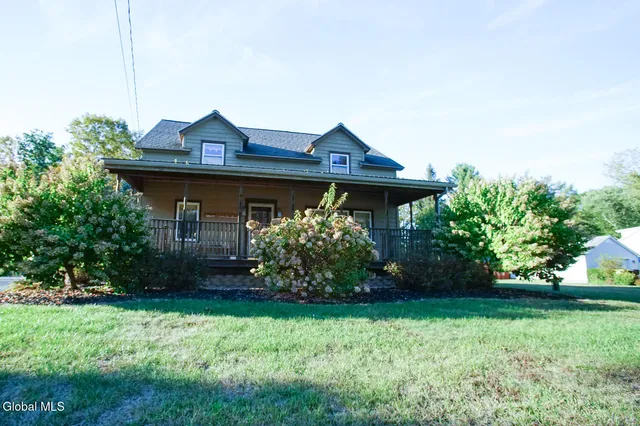 $2,800 | 48 Smith Bridge Road, Saratoga Springs, NY 12866