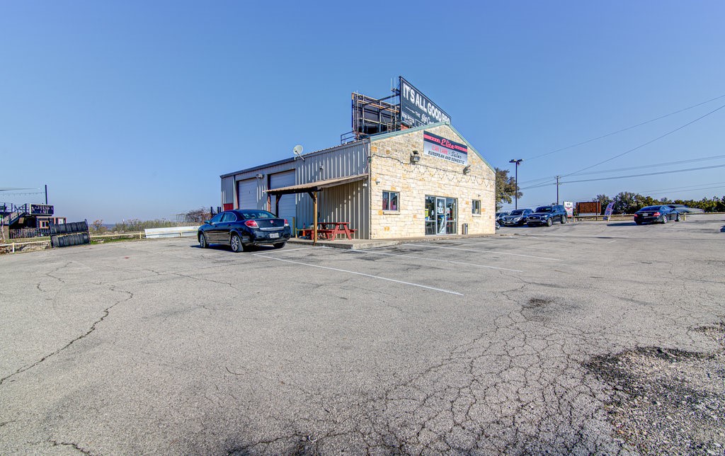 21601 State Highway 71 Spicewood, TX 78669 - Photo 6 of 32 PLENTY OF PARKING SPACES WITH ACCESS TO HWY 71