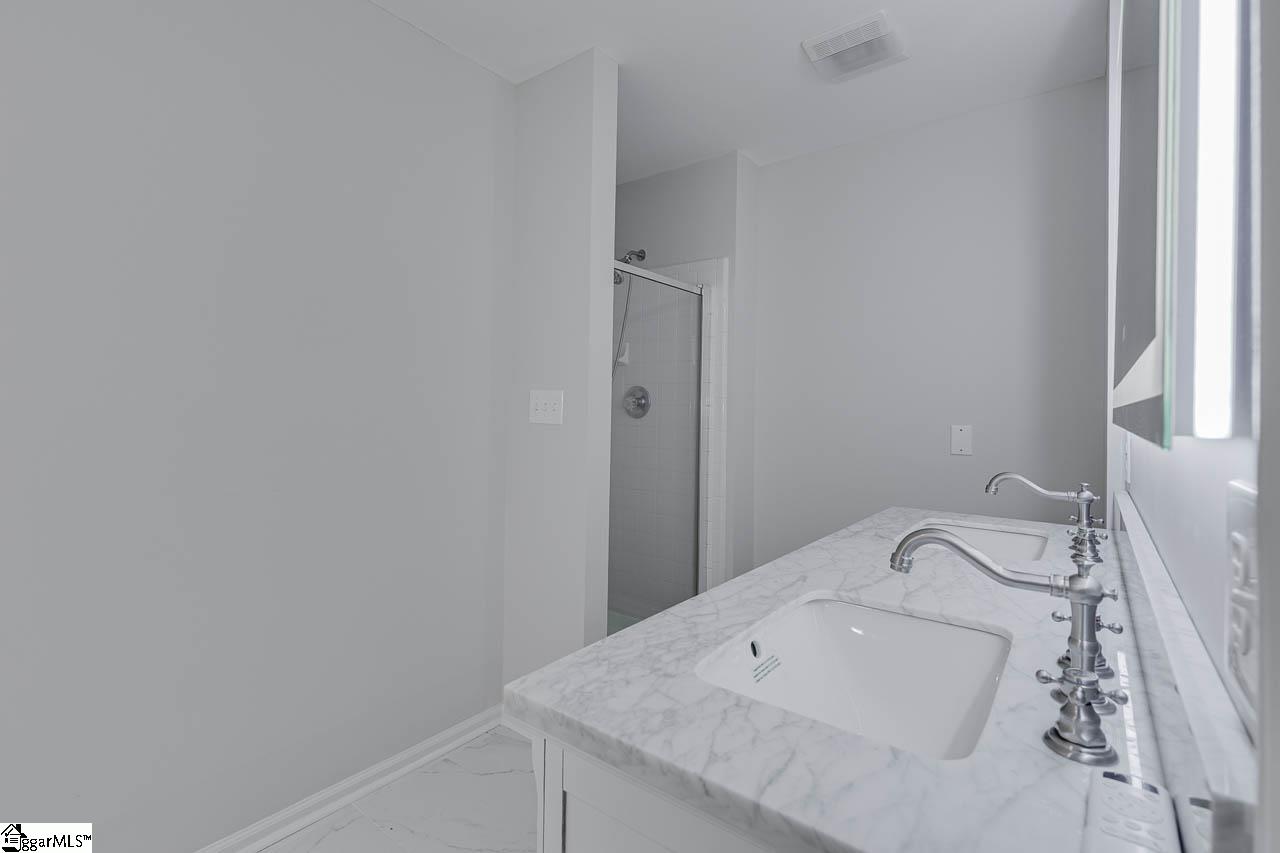 112 Brown Lane Simpsonville, SC 29681 - Photo 7 of 49