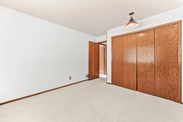 $200,000 | 4322 Evergreen Drive, Unit 708, Vadnais Heights, MN 55127