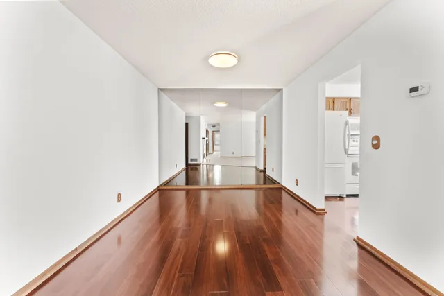 $200,000 | 4322 Evergreen Drive, Unit 708, Vadnais Heights, MN 55127