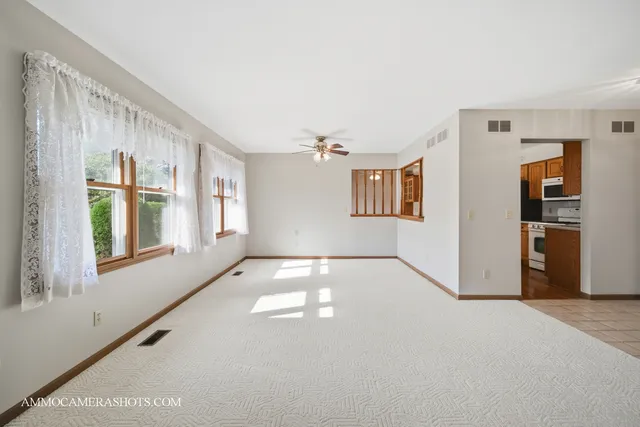 $285,000 | 36 Fallcreek Circle, Montgomery, IL 60538
