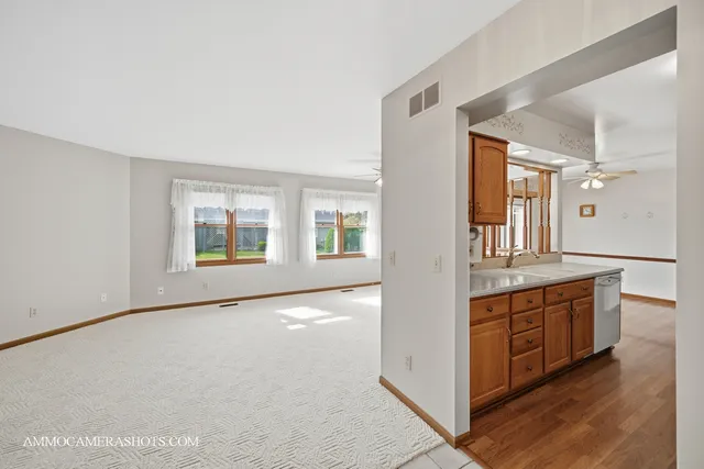 $285,000 | 36 Fallcreek Circle, Montgomery, IL 60538