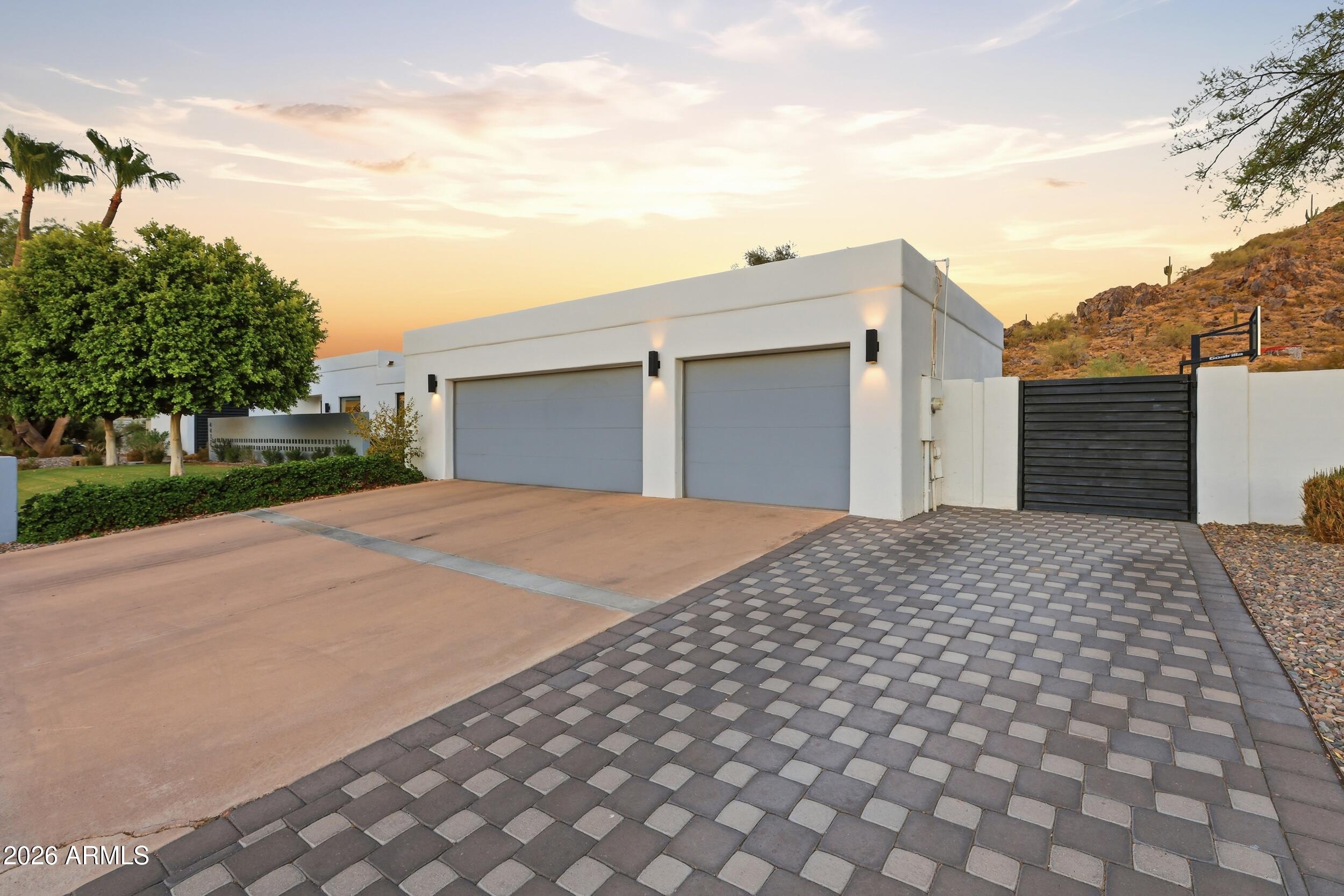 4417 East Mountain View Road Phoenix, AZ 85028 - Photo 6 of 41 a view of a backyard of the house