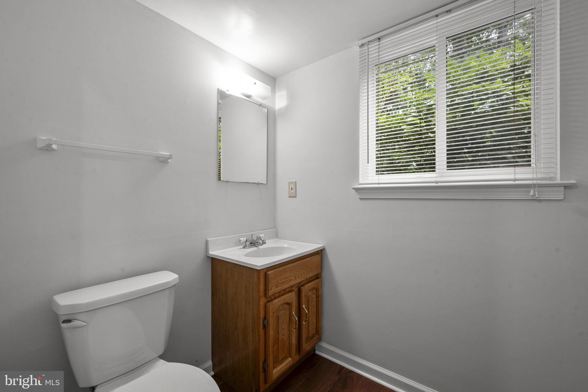2422 Ivywood Road Reston, VA 20191 - Photo 39 of 72 Half Bath