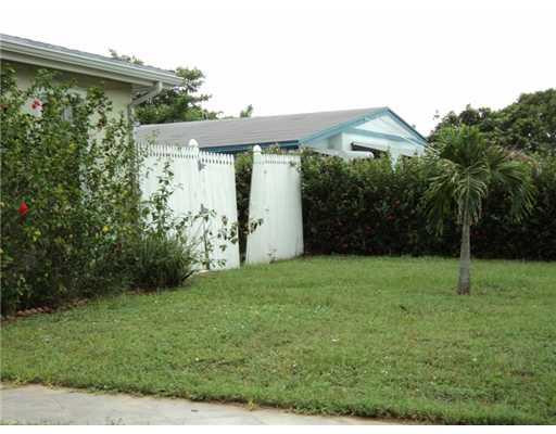 6160 Lawrence Road Lake Worth, FL 33462 - Photo 5 of 15 Exterior Front