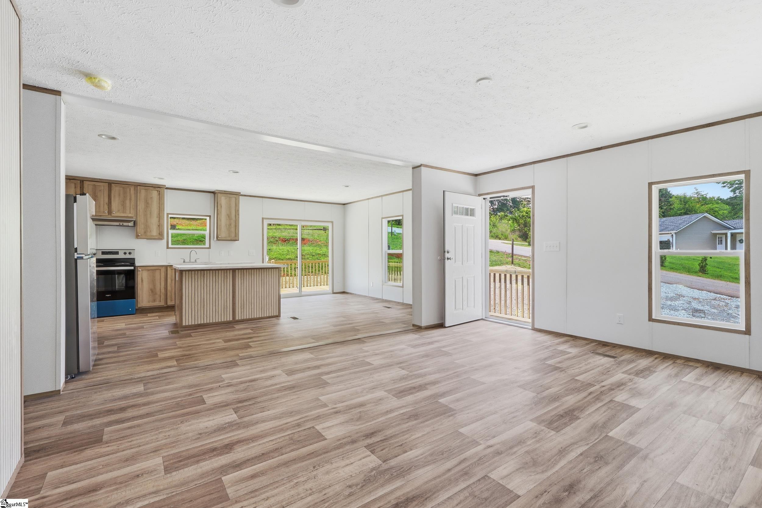 210 Frontier Drive Easley, SC 29640 - Photo 7 of 27