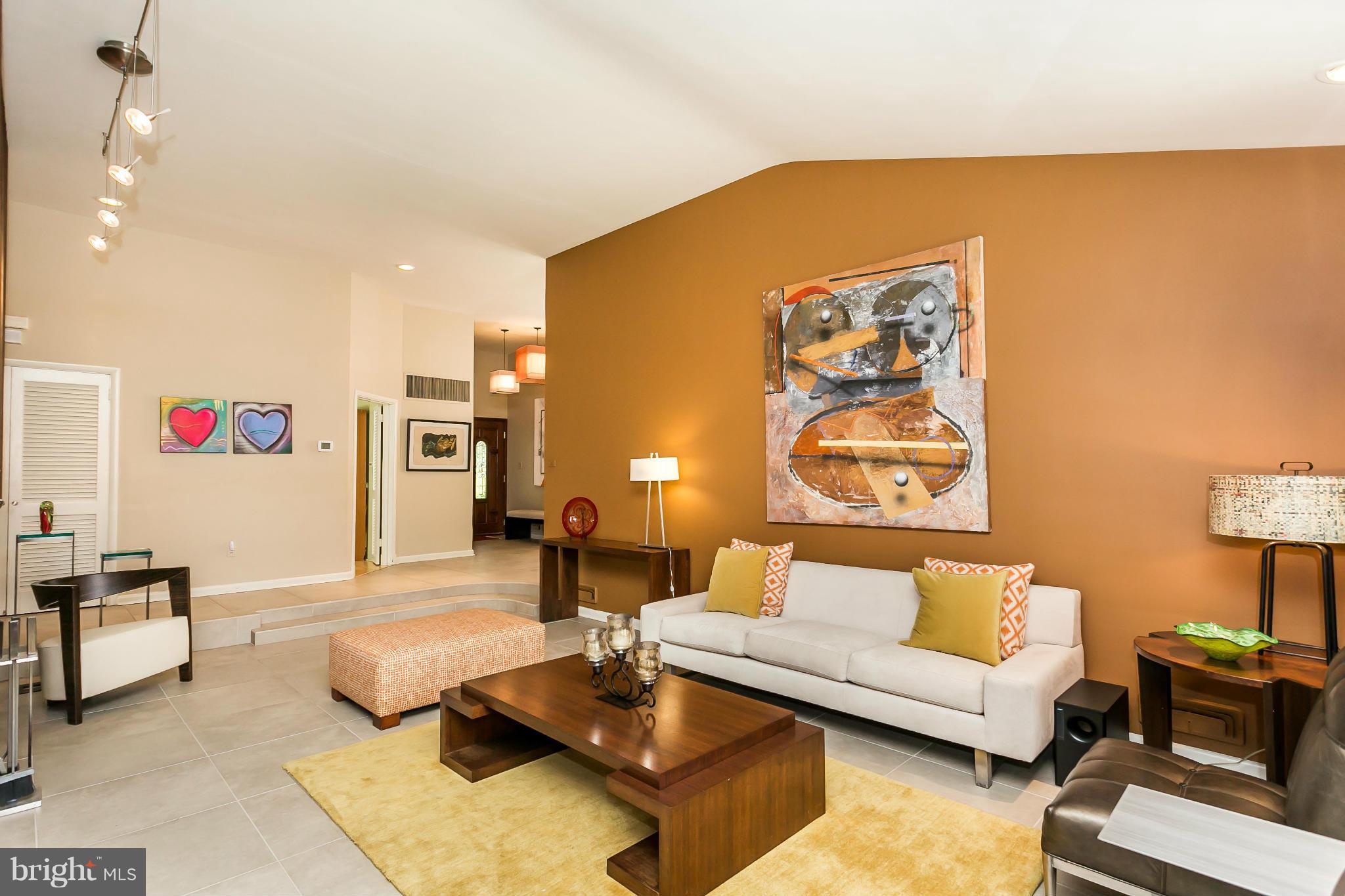 2916 Old Court Road Pikesville, MD 21208 - Photo 11 of 30 Living Room