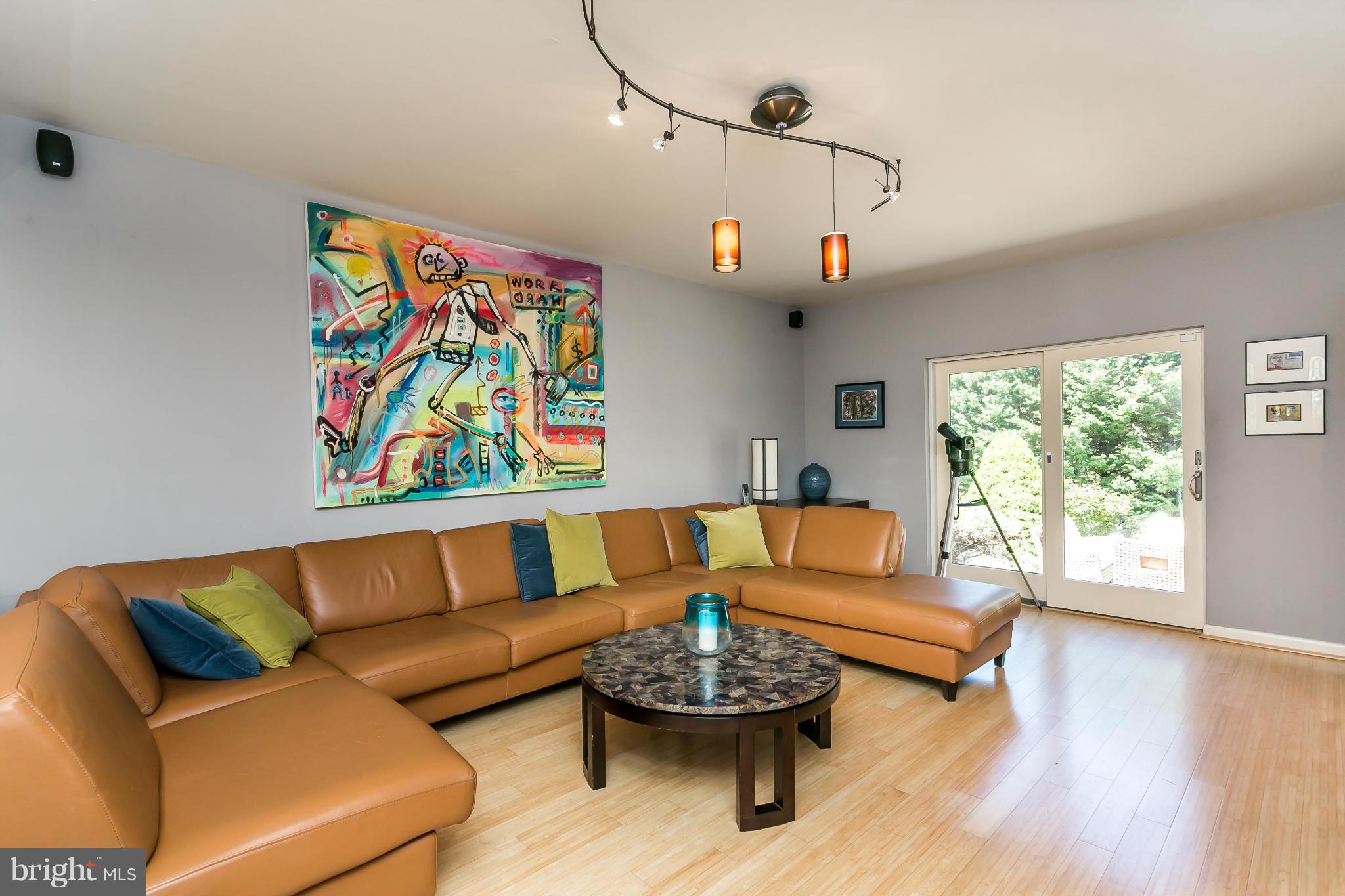 2916 Old Court Road Pikesville, MD 21208 - Photo 5 of 30 Family Room