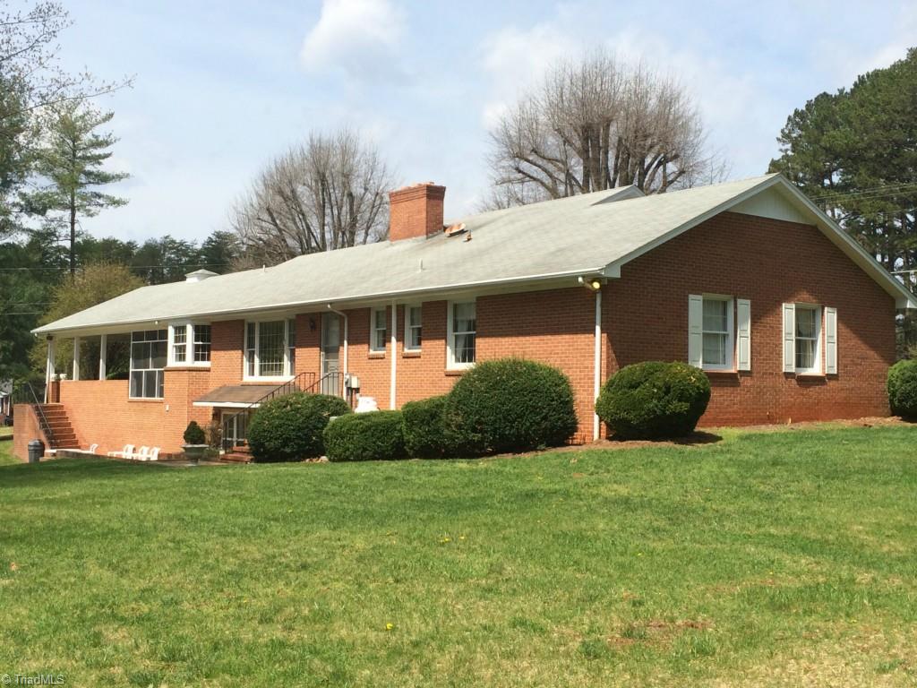 306 Golf Course Road, Unit A Pilot Mountain, NC 27041 - Photo 4 of 30 Gallery Image 4