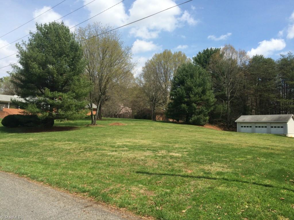 306 Golf Course Road, Unit A Pilot Mountain, NC 27041 - Photo 5 of 30 Gallery Image 5