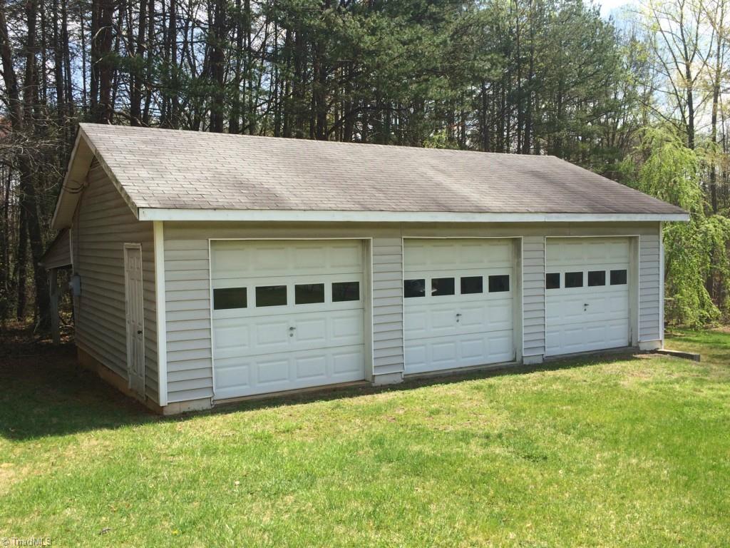 306 Golf Course Road, Unit A Pilot Mountain, NC 27041 - Photo 6 of 30 Gallery Image 6