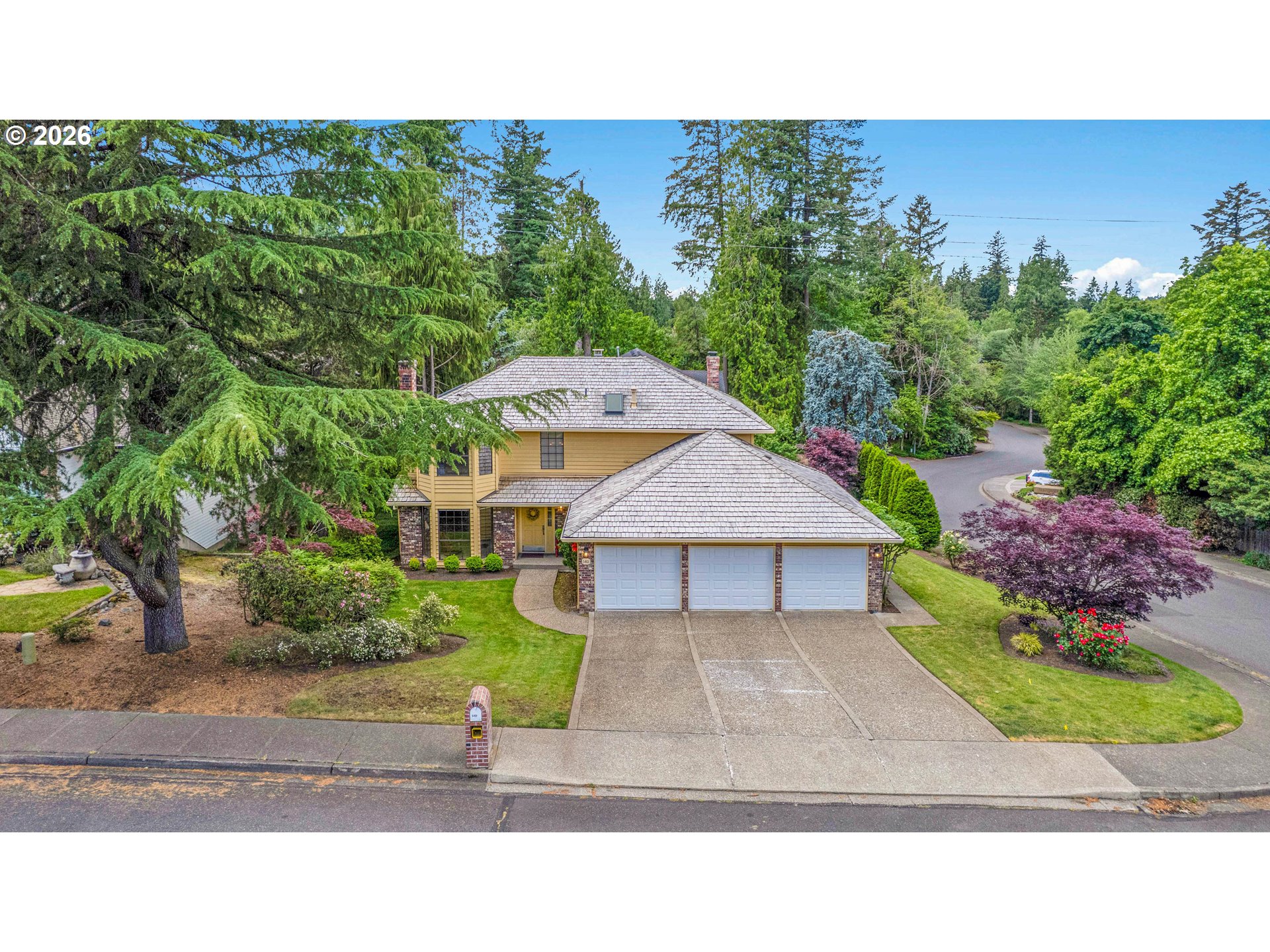 6401 Southwest Dolph Drive Portland, OR 97219 - Photo 3 of 48 Front Yard