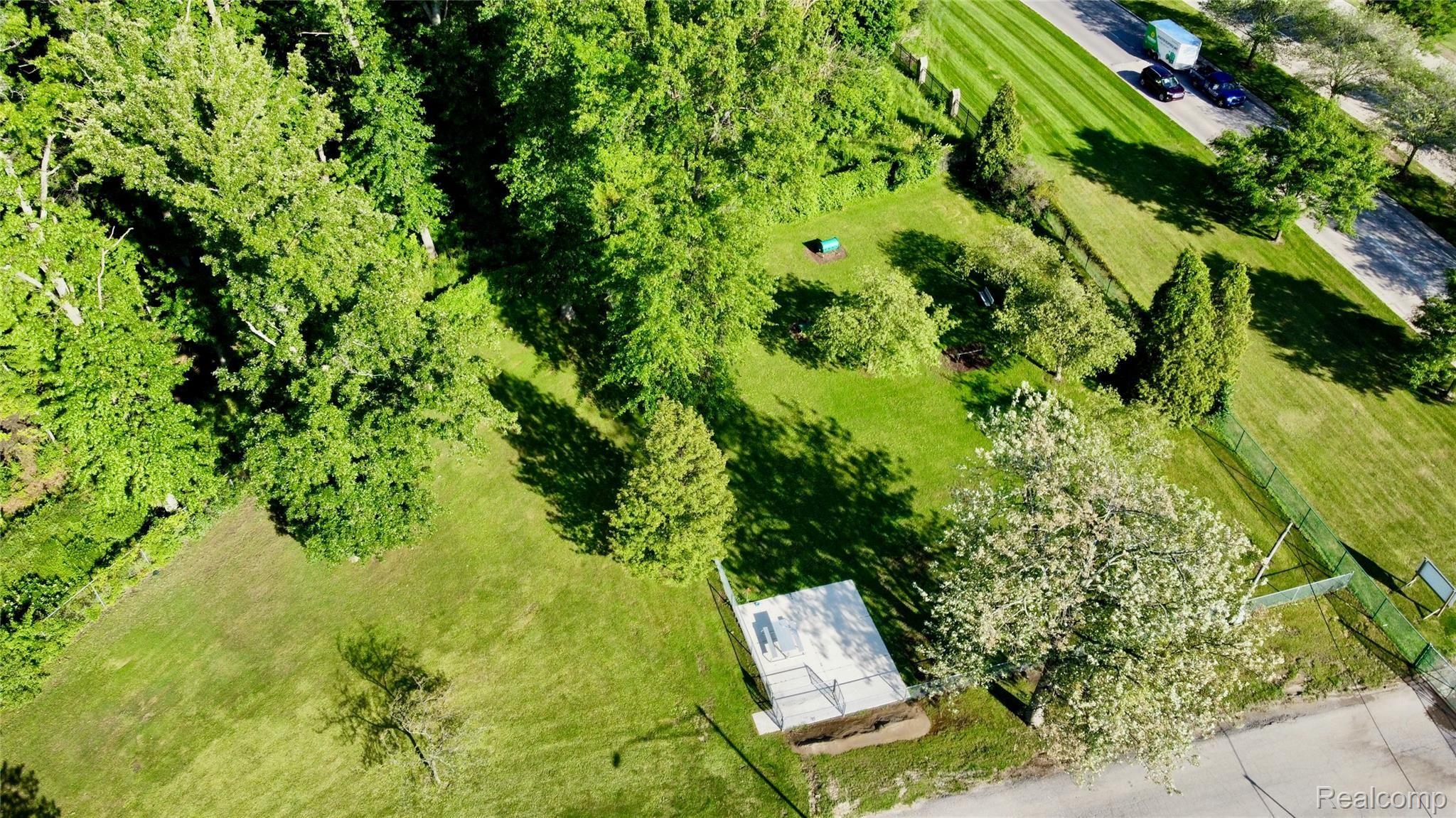 1007 Vernier Road Grosse Pointe, MI 48236 - Photo 41 of 50 RemoteMediaFile_6554146_0_2021_07_02_18_14_04.jpeg
