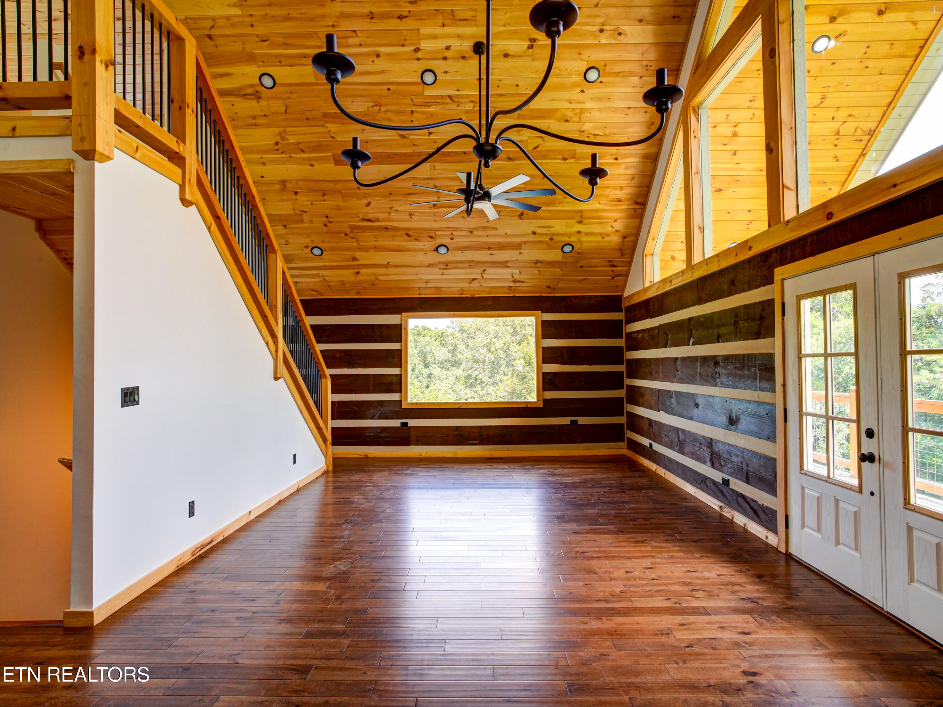 630 Douglas Rdg Drive Dandridge, TN 37725 - Photo 14 of 59 630 Douglas Ridge Drive-31