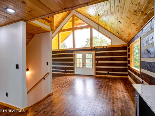 $1,000,000 | 630 Douglas Rdg Drive, Dandridge, TN 37725