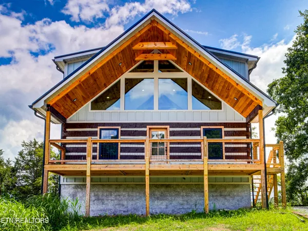 $1,000,000 | 630 Douglas Rdg Drive, Dandridge, TN 37725