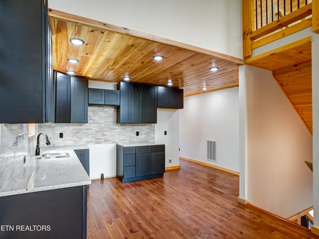 $1,100,000 | 630 Douglas Rdg Drive, Dandridge, TN 37725