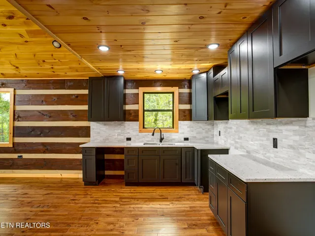 $1,100,000 | 630 Douglas Rdg Drive, Dandridge, TN 37725