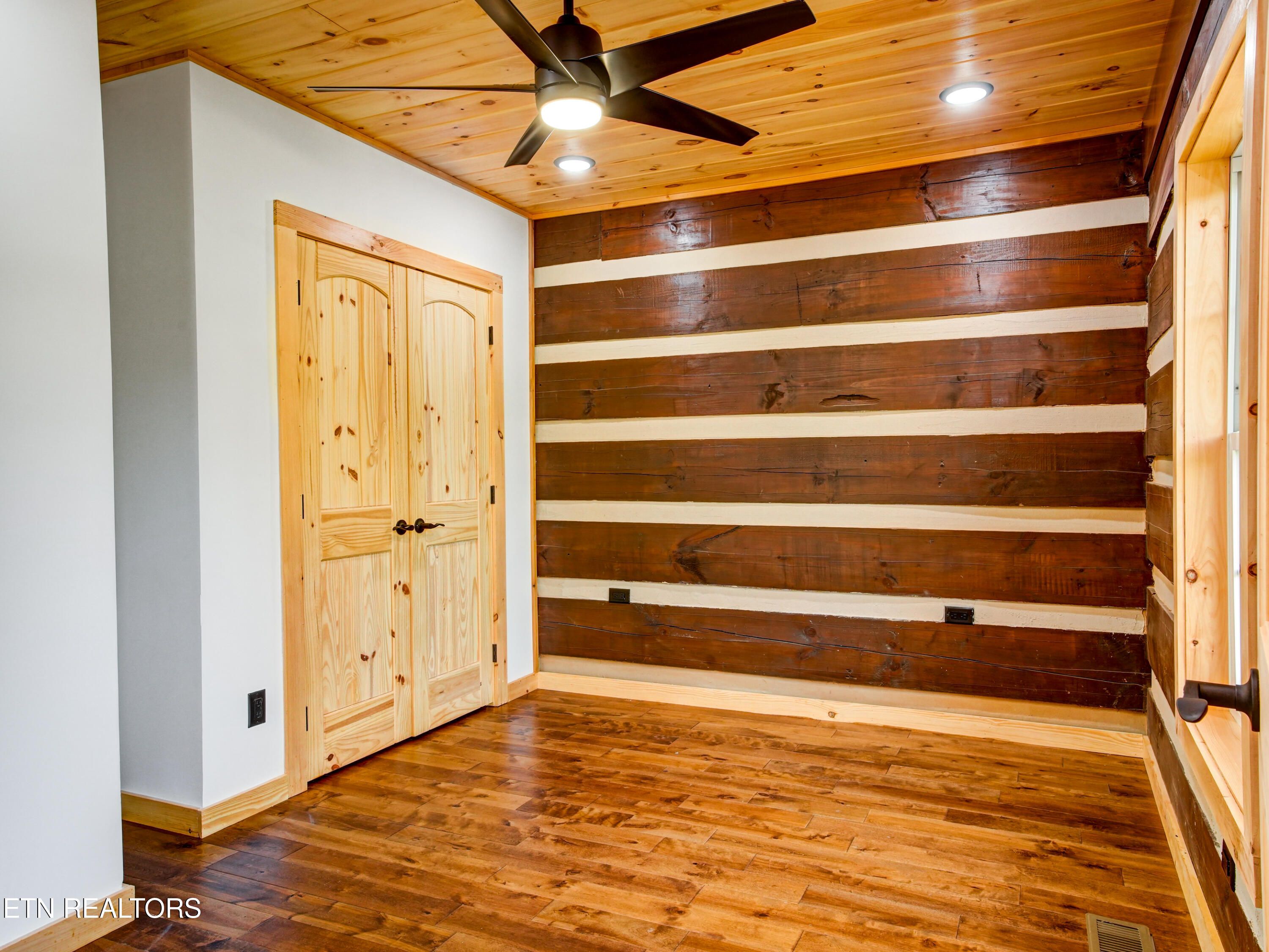 630 Douglas Rdg Drive Dandridge, TN 37725 - Photo 27 of 59 630 Douglas Ridge Drive-02