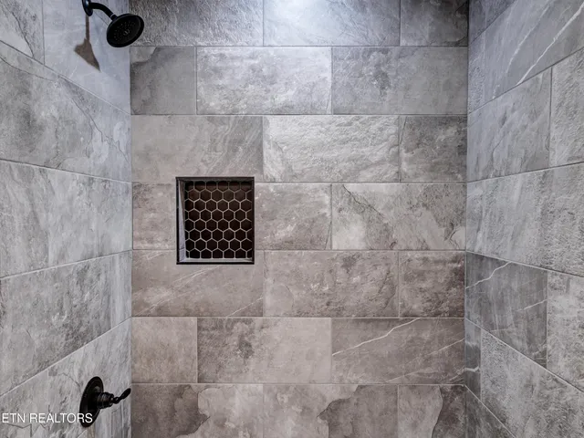 $1,100,000 | 630 Douglas Rdg Drive, Dandridge, TN 37725