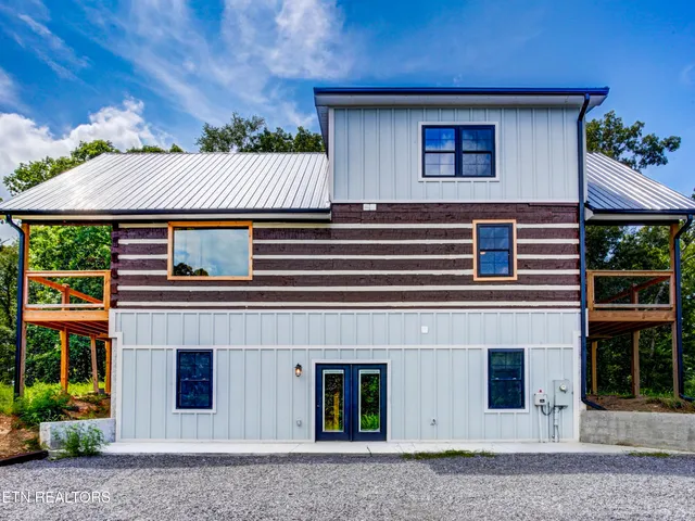 $1,100,000 | 630 Douglas Rdg Drive, Dandridge, TN 37725