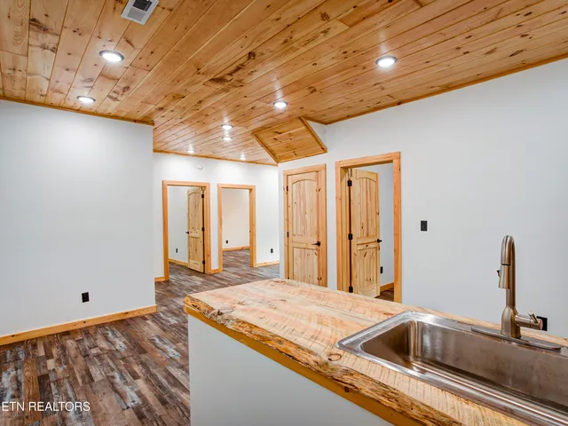 $1,100,000 | 630 Douglas Rdg Drive, Dandridge, TN 37725