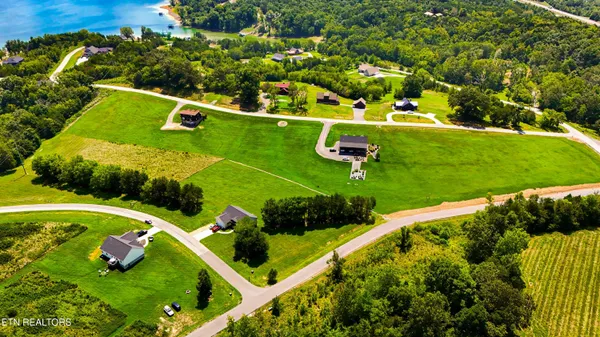 $1,000,000 | 630 Douglas Rdg Drive, Dandridge, TN 37725