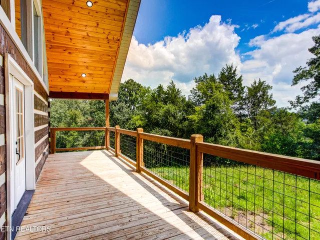 $1,100,000 | 630 Douglas Rdg Drive, Dandridge, TN 37725