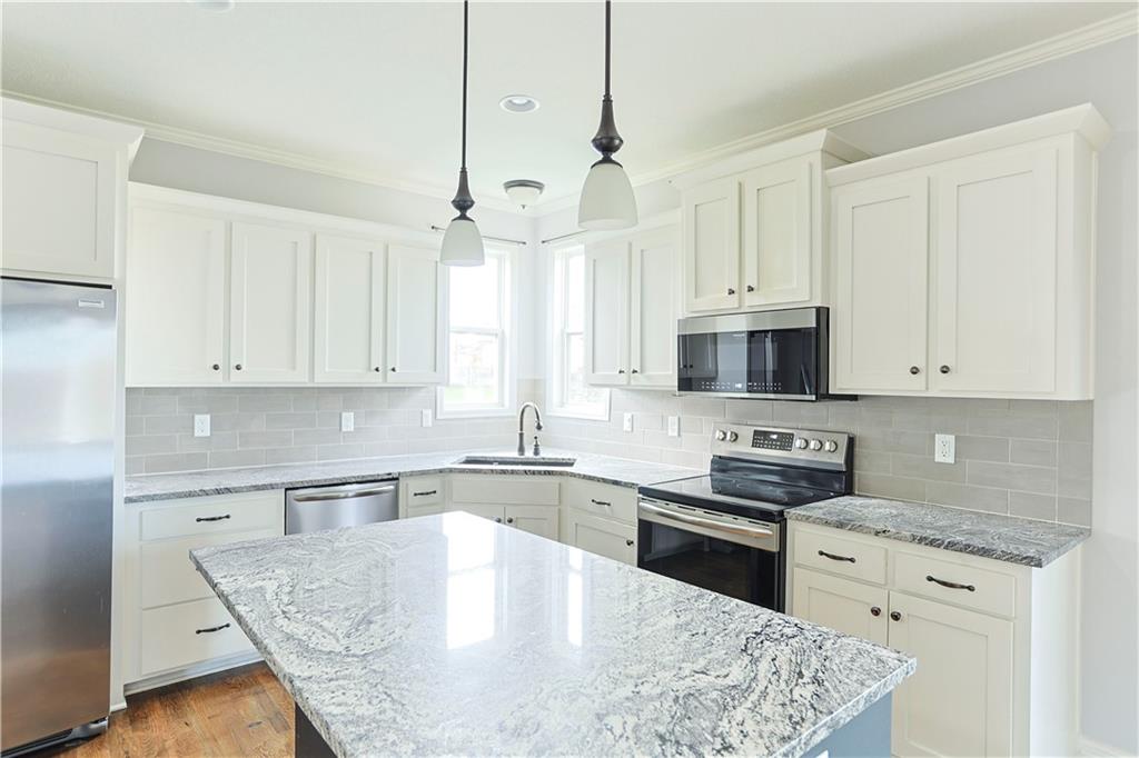 900 Southeast Forest Ridge Court Blue Springs, MO 64014 - Photo 14 of 51