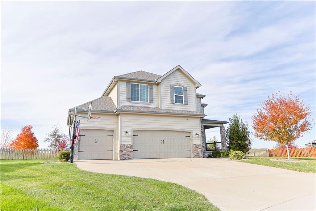 900 Southeast Forest Ridge Court Blue Springs, MO 64014 - Photo 3 of 51