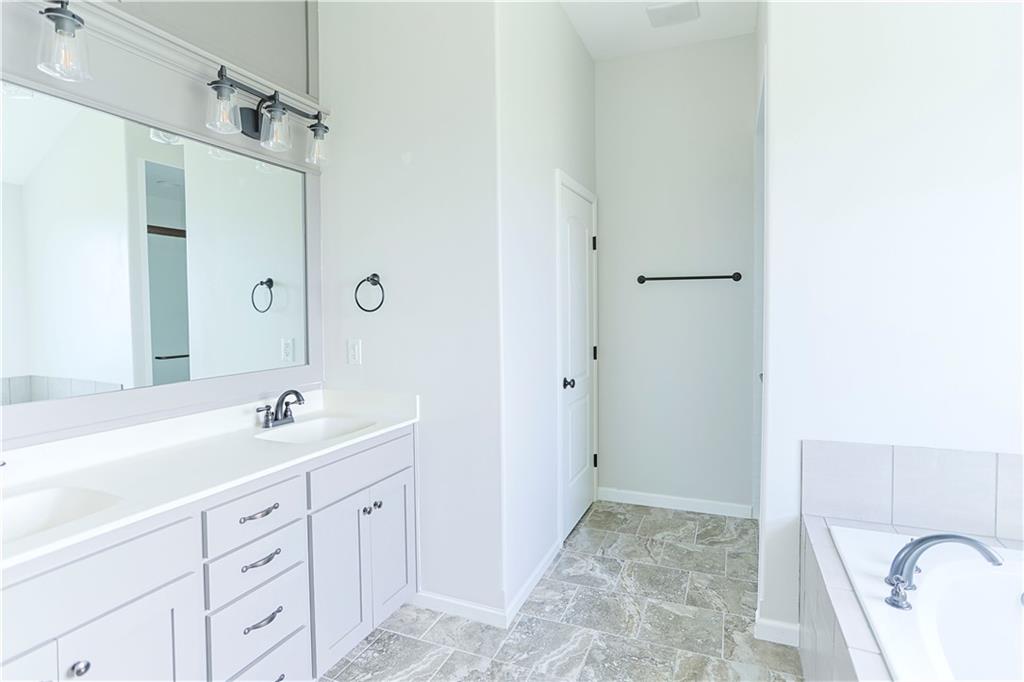 900 Southeast Forest Ridge Court Blue Springs, MO 64014 - Photo 38 of 51