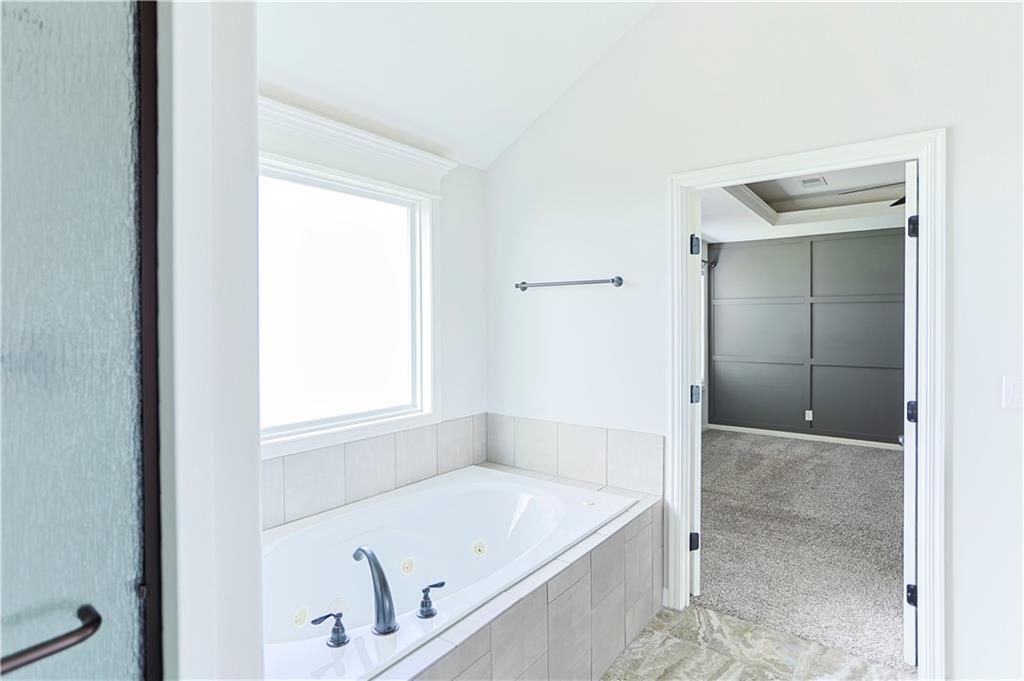 900 Southeast Forest Ridge Court Blue Springs, MO 64014 - Photo 40 of 51