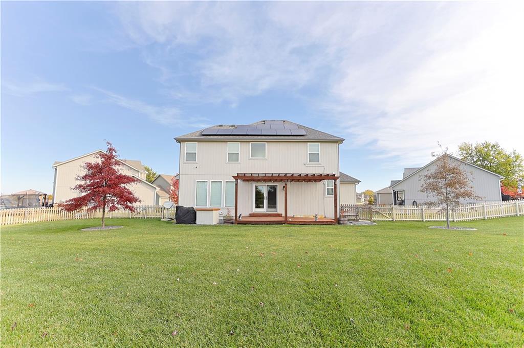 900 Southeast Forest Ridge Court Blue Springs, MO 64014 - Photo 4 of 51