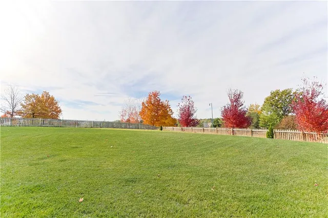 $450,000 | 900 Southeast Forest Ridge Court, Blue Springs, MO 64014