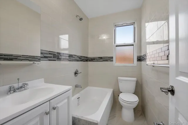 $319,988 | 141-37 Union Turnpike, Unit 2O | Kew Gardens Hills