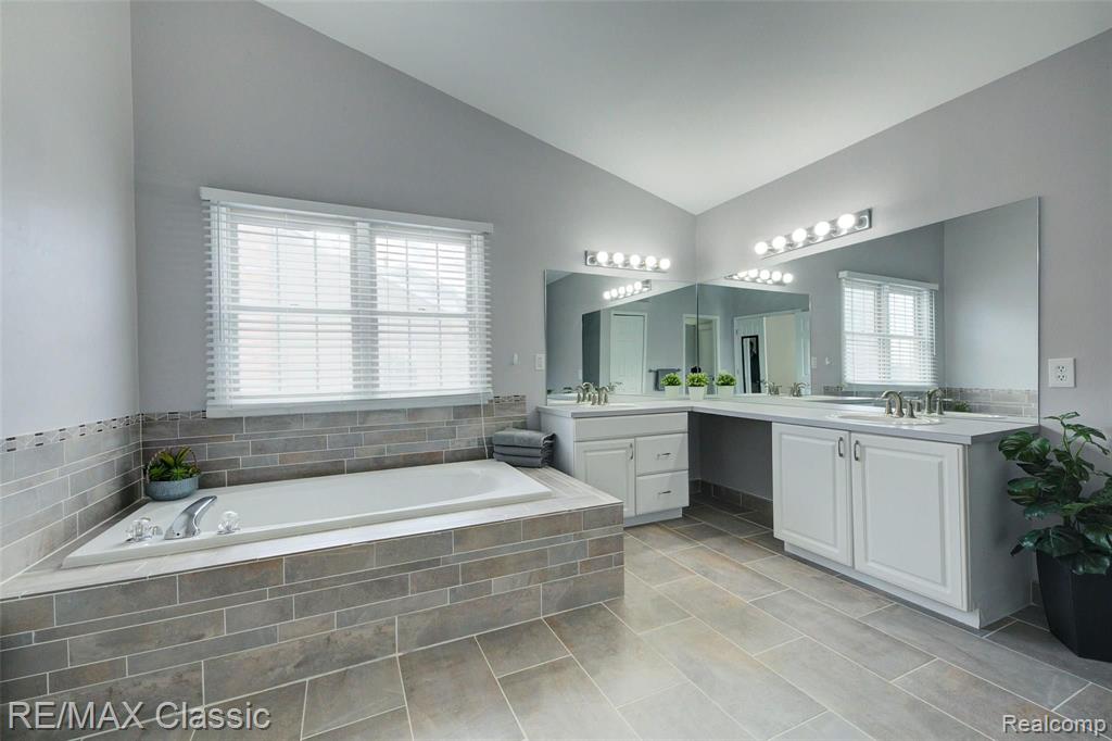 1014 Pointe Pl Boulevard Rochester, MI 48307 - Photo 56 of 80